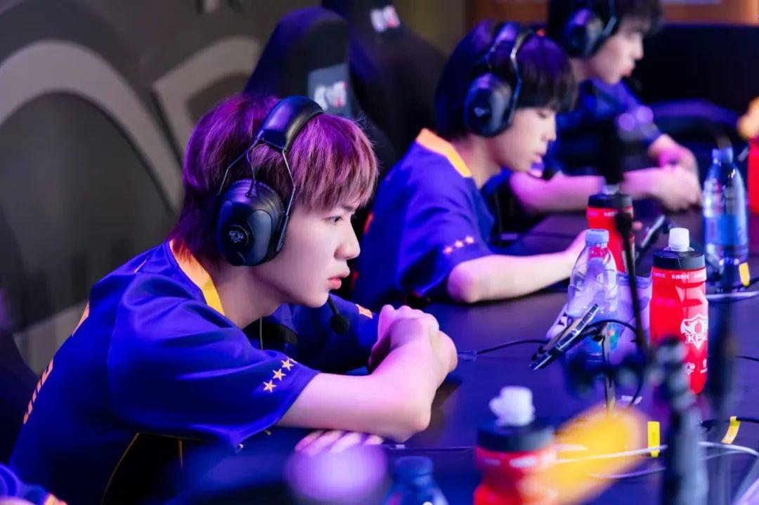 镇右后卫 镇右后卫